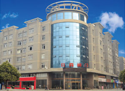 走進(jìn)水清木華